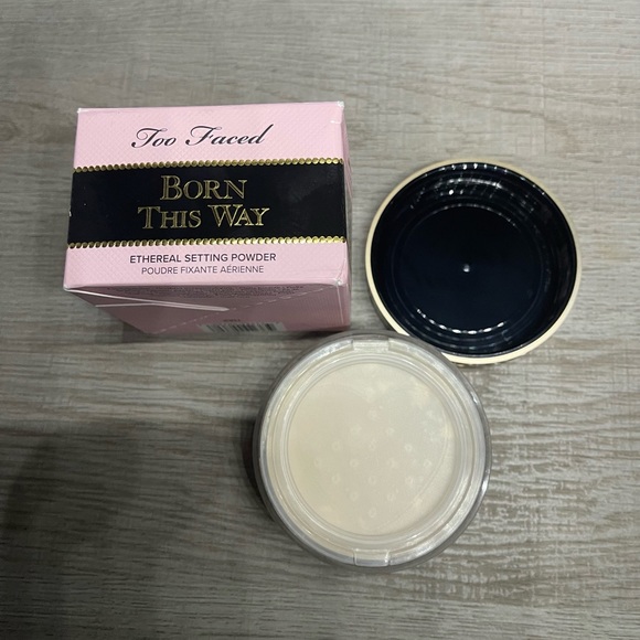 Too Faced Ethereal Setting Powder Translucent - Picture 4 of 9